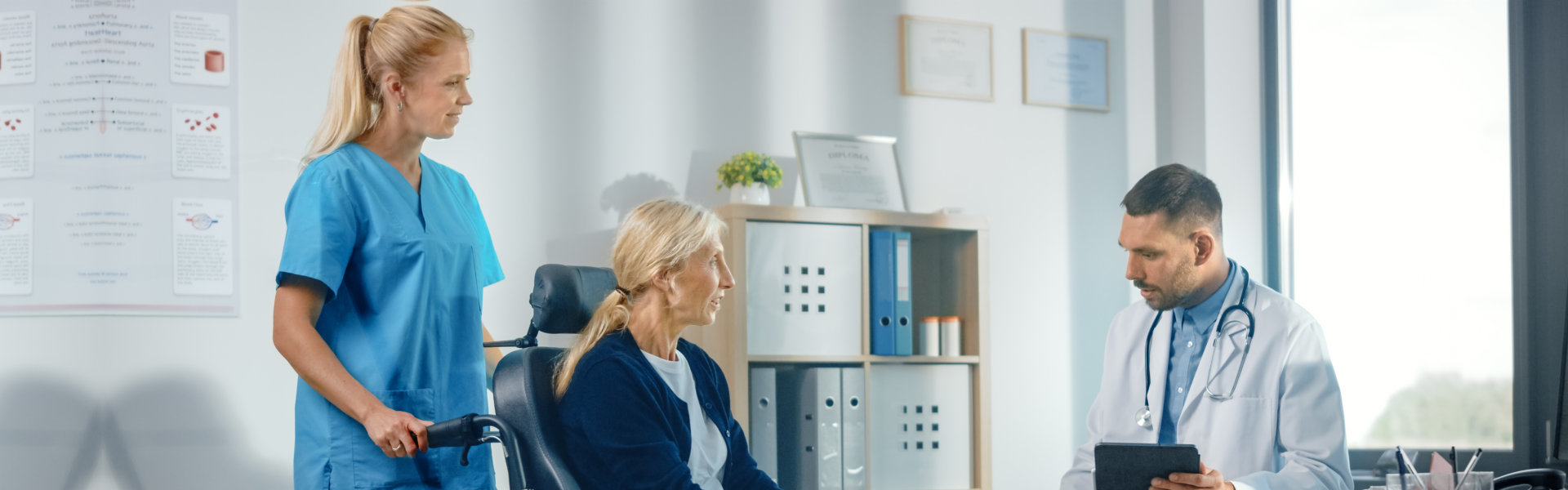 Doctor is observing the womans leg